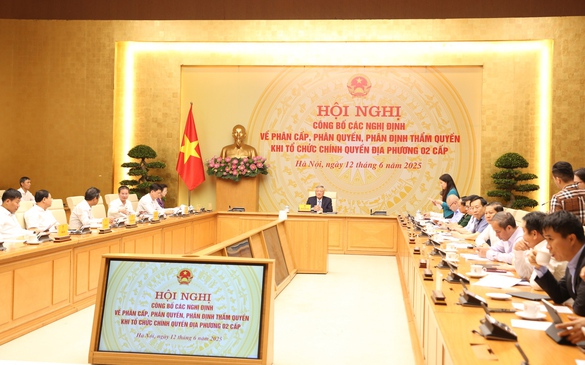 CÔNG BỐ CÁC NGHỊ ĐỊNH VỀ PHÂN CẤP, PHÂN QUYỀN; PHÂN ĐỊNH THẨM QUYỀN- Ảnh 1. CÔNG BỐ CÁC NGHỊ ĐỊNH VỀ PHÂN CẤP, PHÂN QUYỀN; PHÂN ĐỊNH THẨM QUYỀN- Ảnh 1.