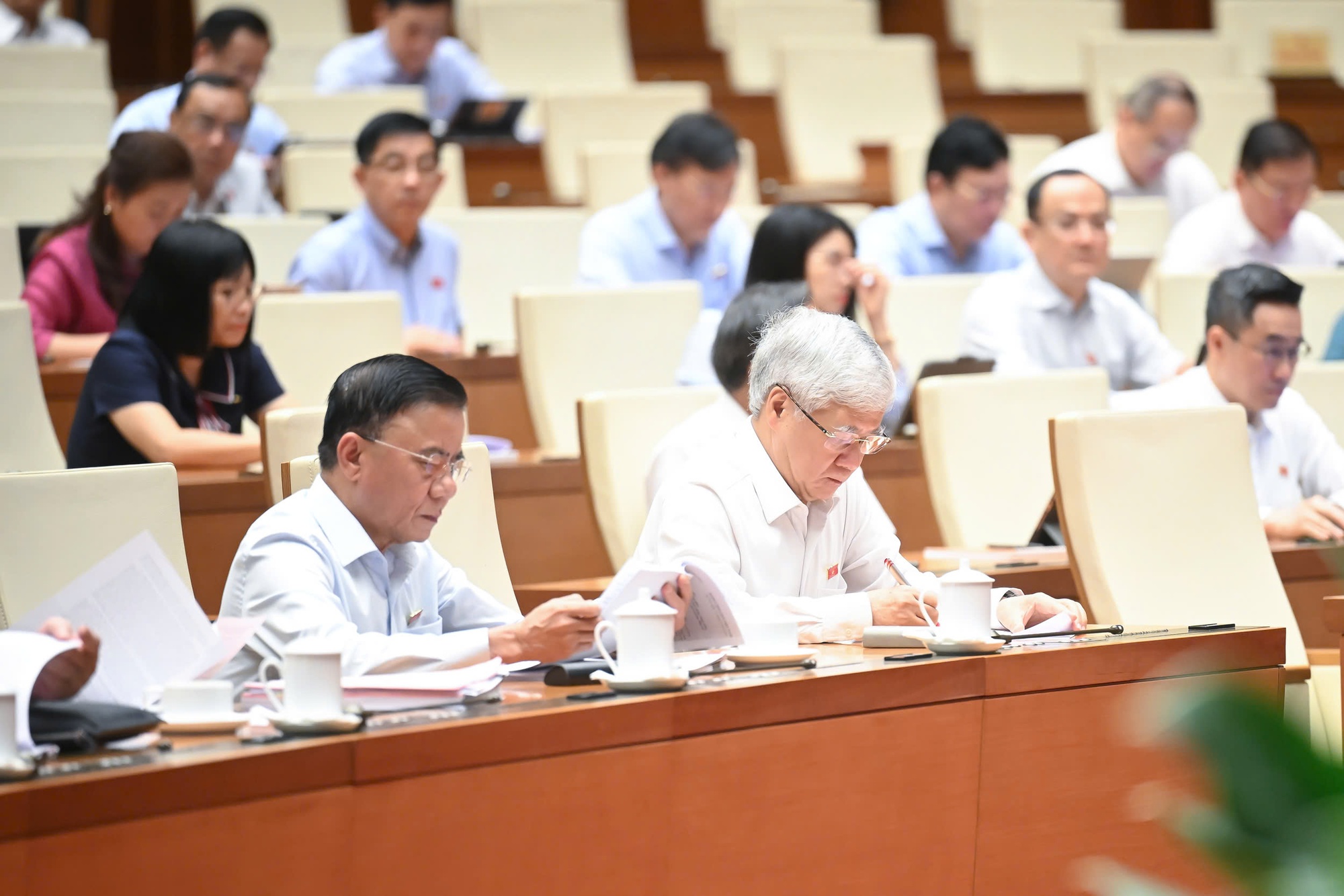 Quốc hội thông qua Nghị quyết sửa đổi, bổ sung một số điều của Hiến pháp năm 2013- Ảnh 6. Quốc hội thông qua Nghị quyết sửa đổi, bổ sung một số điều của Hiến pháp năm 2013- Ảnh 6.