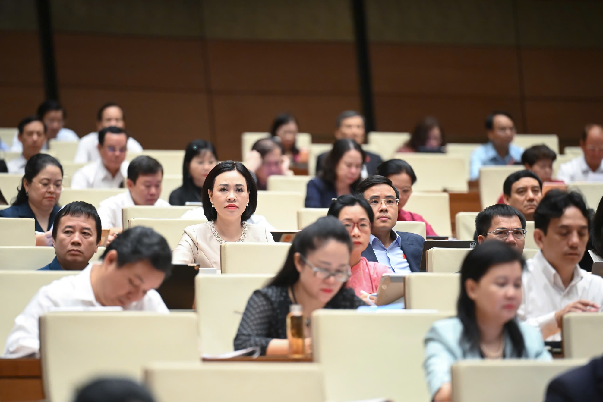 Quốc hội thông qua Nghị quyết sửa đổi, bổ sung một số điều của Hiến pháp năm 2013- Ảnh 8. Quốc hội thông qua Nghị quyết sửa đổi, bổ sung một số điều của Hiến pháp năm 2013- Ảnh 8.