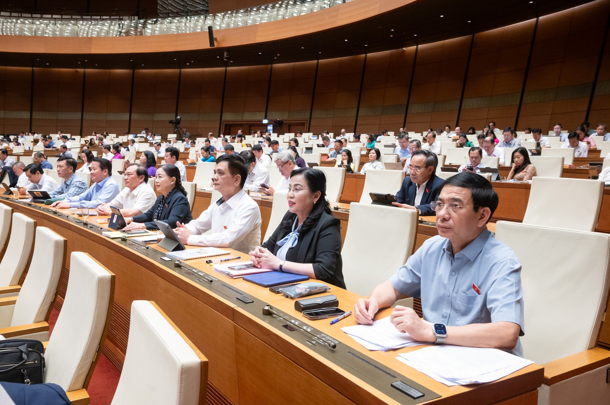 Thông qua Nghị quyết miễn, hỗ trợ học phí đối với trẻ em mầm non, học sinh phổ thông- Ảnh 4. Thông qua Nghị quyết miễn, hỗ trợ học phí đối với trẻ em mầm non, học sinh phổ thông- Ảnh 4.