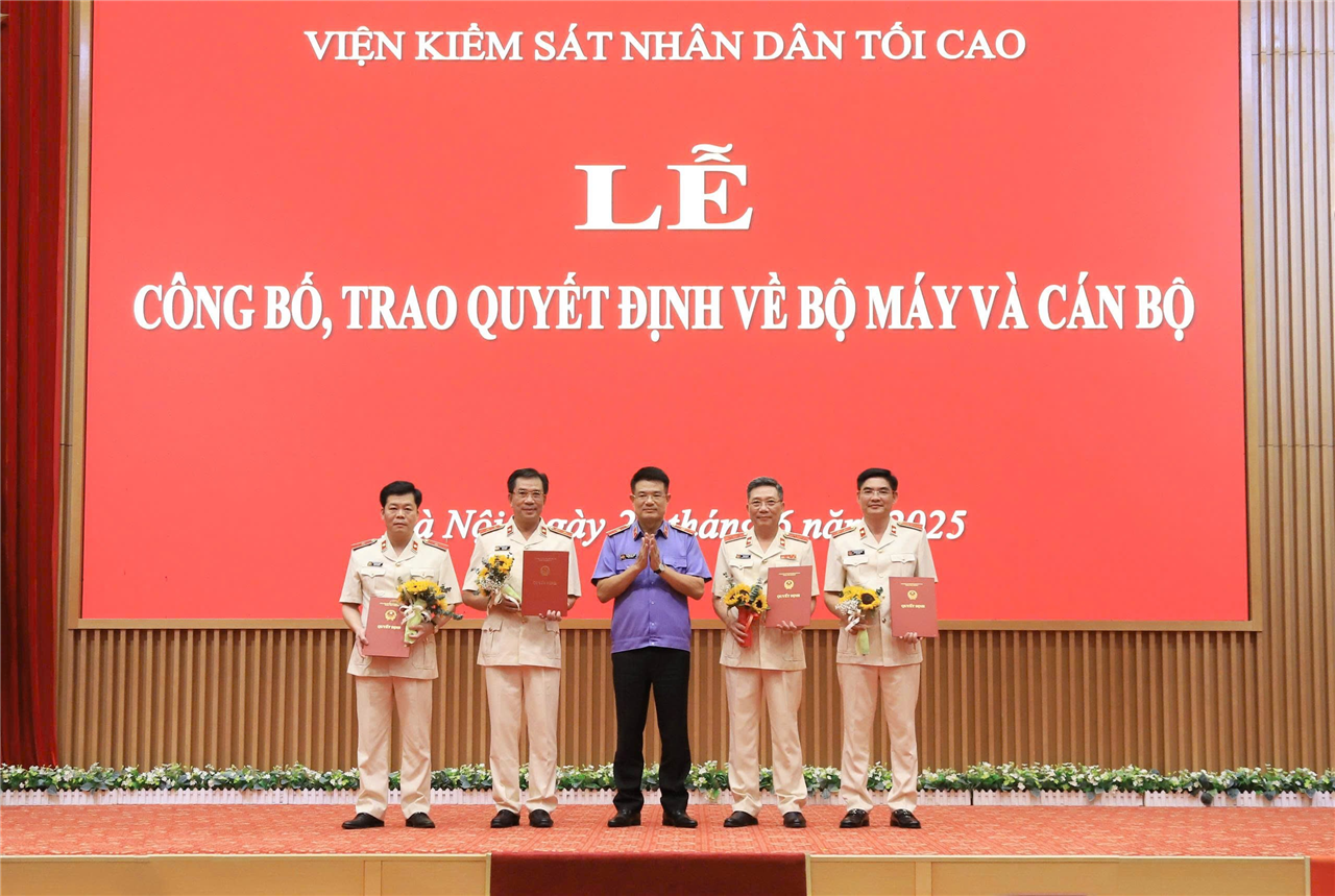 SẮP SẾP bộ máy: Điều động, bổ nhiệm nhân sự Viện Kiểm sát nhân dân- Ảnh 4. SẮP SẾP bộ máy: Điều động, bổ nhiệm nhân sự Viện Kiểm sát nhân dân- Ảnh 4.