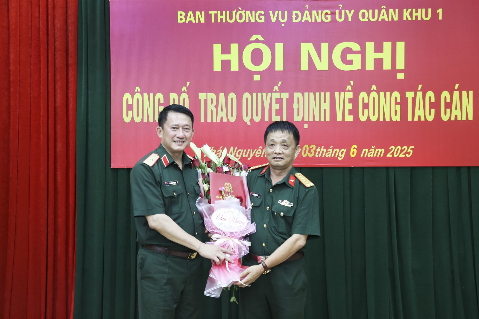 Thủ tướng Chính phủ, Bộ trưởng Quốc phòng điều động, bổ nhiệm 14 sĩ quan giữ chức vụ mới- Ảnh 6. Thủ tướng Chính phủ, Bộ trưởng Quốc phòng điều động, bổ nhiệm 14 sĩ quan giữ chức vụ mới- Ảnh 6.