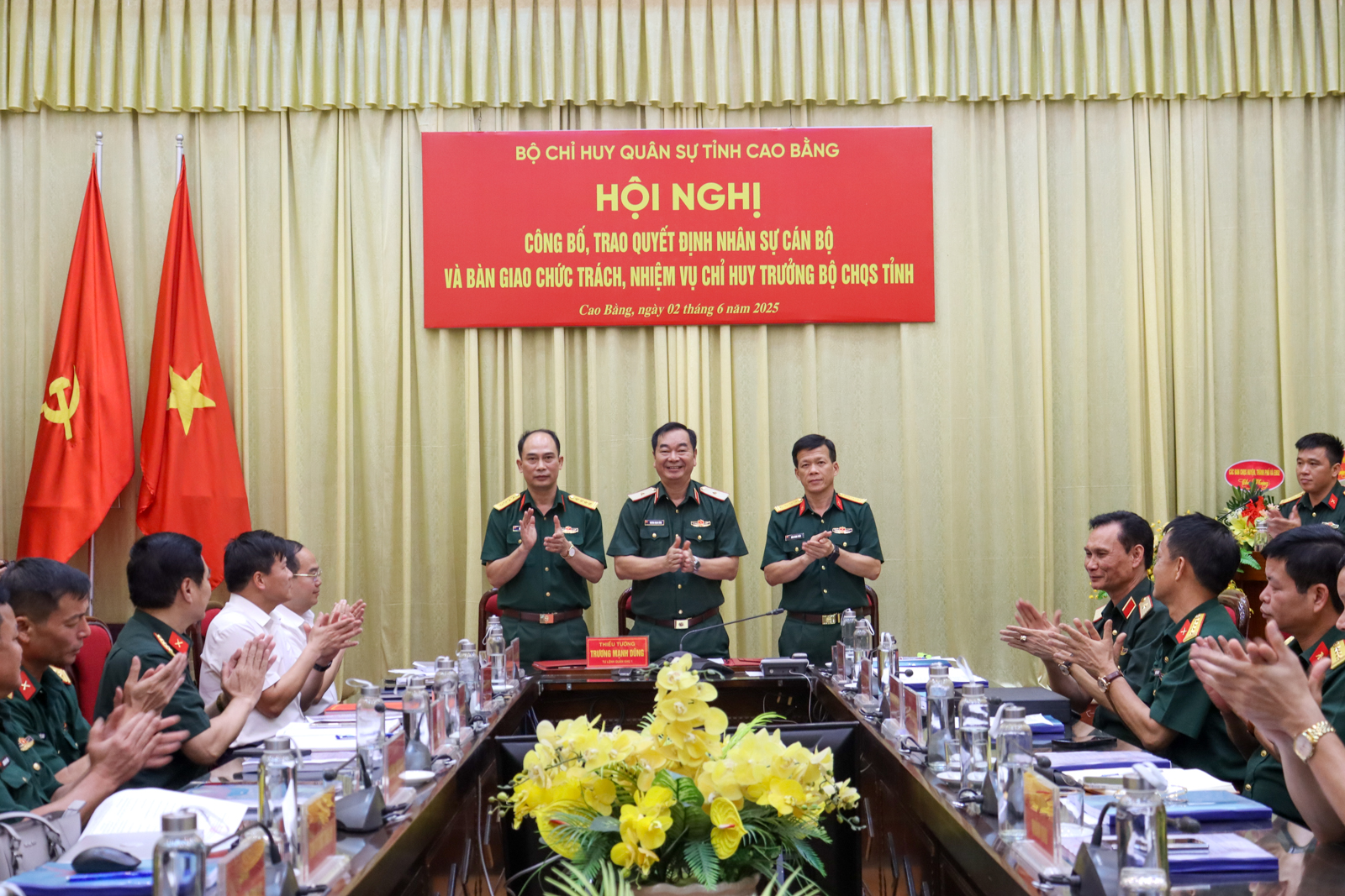 Thủ tướng Chính phủ, Bộ trưởng Quốc phòng điều động, bổ nhiệm 14 sĩ quan giữ chức vụ mới- Ảnh 3. Thủ tướng Chính phủ, Bộ trưởng Quốc phòng điều động, bổ nhiệm 14 sĩ quan giữ chức vụ mới- Ảnh 3.