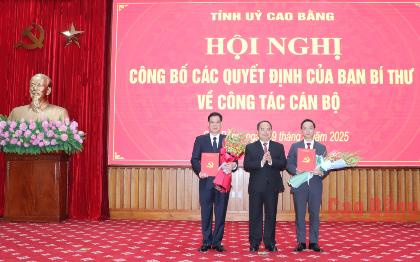 Ban Bí thư chuẩn y 2 tân Phó Bí thư Tỉnh ủy; bầu nhân sự Chủ tịch HĐND và Chủ tịch UBND tỉnh- Ảnh 1. Ban Bí thư chuẩn y 2 tân Phó Bí thư Tỉnh ủy; bầu nhân sự Chủ tịch HĐND và Chủ tịch UBND tỉnh- Ảnh 1.