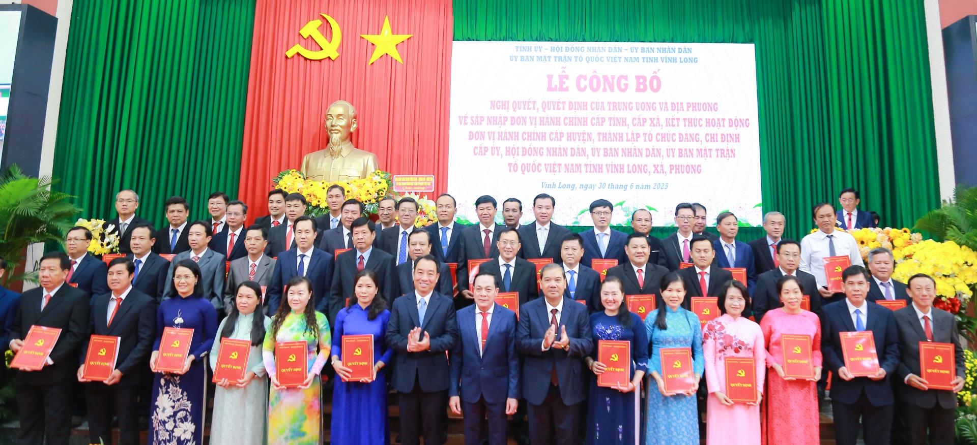 Danh sách Bí thư, Chủ tịch UBND 124 xã, phường của tỉnh Vĩnh Long mới- Ảnh 3. Danh sách Bí thư, Chủ tịch UBND 124 xã, phường của tỉnh Vĩnh Long mới- Ảnh 3.