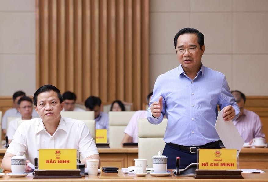 THỦ TƯỚNG: NGHIÊN CỨU ĐỀ XUẤT ĐIỀU CHỈNH, BỔ SUNG CHÍNH SÁCH, PHÁP LUẬT VỀ ĐẤT ĐAI- Ảnh 9. THỦ TƯỚNG: NGHIÊN CỨU ĐỀ XUẤT ĐIỀU CHỈNH, BỔ SUNG CHÍNH SÁCH, PHÁP LUẬT VỀ ĐẤT ĐAI- Ảnh 9.