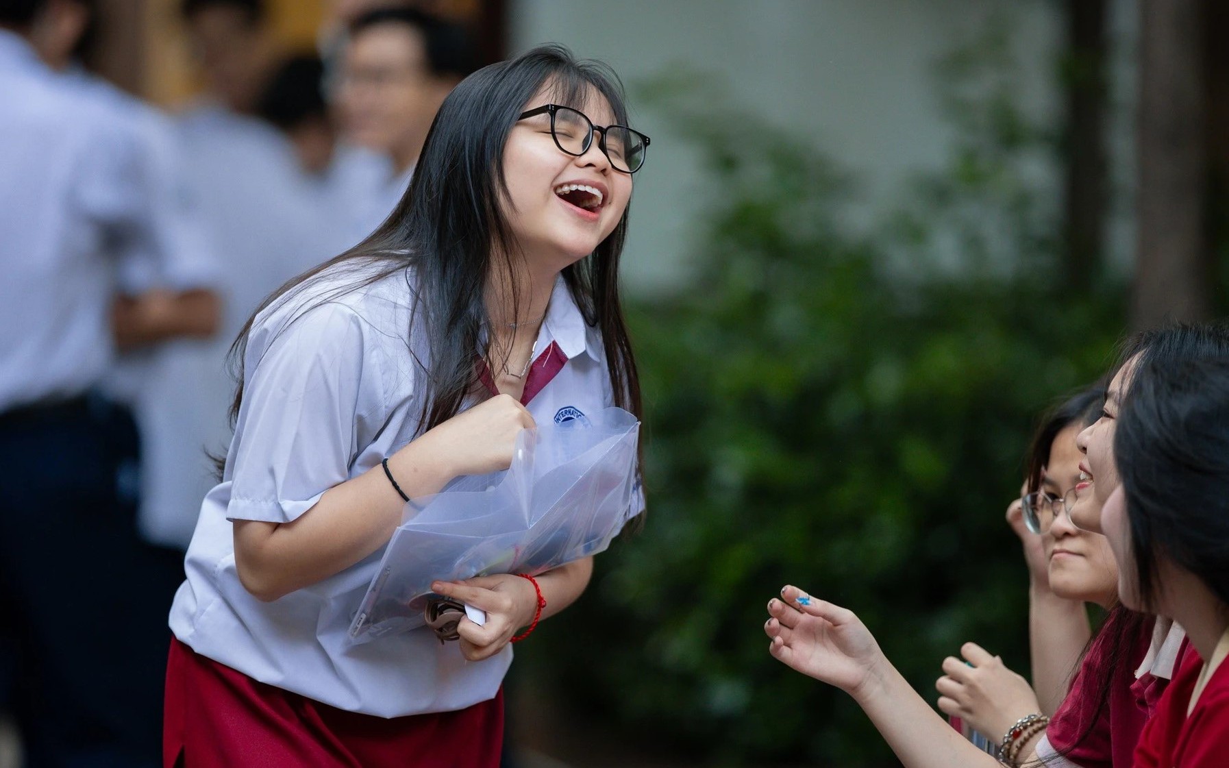 Phân tích PHỔ ĐIỂM 2025: Chuyên gia dự đoán điểm chuẩn trúng tuyển đại học