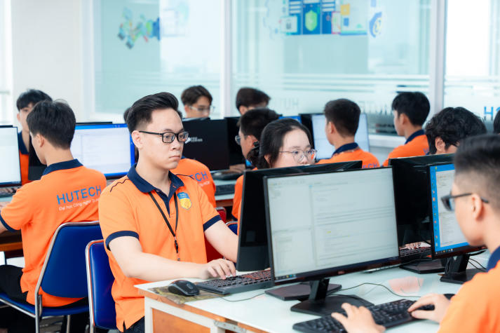 HUTECH công bố ngưỡng đảm bảo chất lượng đầu vào và công thức quy đổi điểm  các phương thức xét tuyển đại học 2025 271