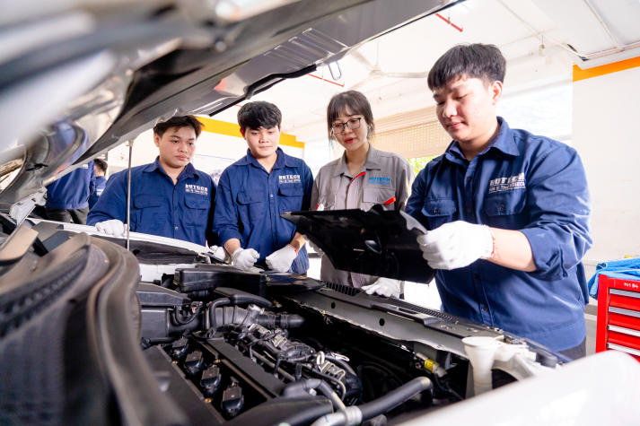 Điểm sàn tuyển sinh năm 2025 của Trường Đại học Công nghệ TP.HCM (HUTECH)- Ảnh 5.