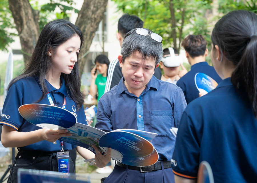 Thí sinh không phải tự quy đổi điểm tương đương trúng tuyển- Ảnh 3. Thí sinh không phải tự quy đổi điểm tương đương trúng tuyển- Ảnh 3.