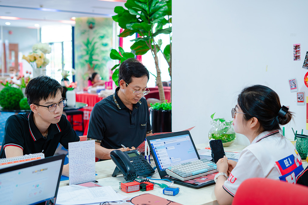 Điểm sàn tuyển sinh nhóm ngành sức khỏe năm 2025 của Trường Đại học Quốc tế Hồng Bàng (HIU)- Ảnh 1. Điểm sàn tuyển sinh nhóm ngành sức khỏe năm 2025 của Trường Đại học Quốc tế Hồng Bàng (HIU)- Ảnh 1.