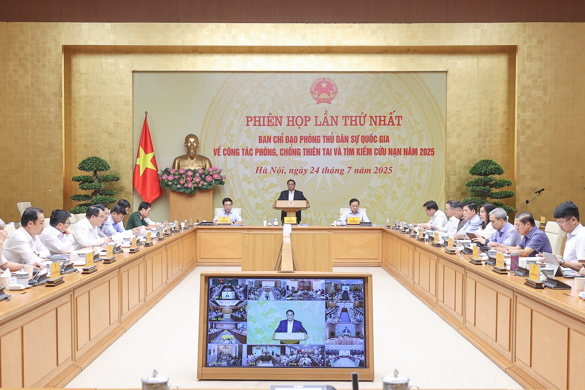 Thủ tướng: Tạo đột phá về năng lực phòng chống thiên tai, lập phương án sơ tán đến từng hộ dân- Ảnh 15. Thủ tướng: Tạo đột phá về năng lực phòng chống thiên tai, lập phương án sơ tán đến từng hộ dân- Ảnh 15.