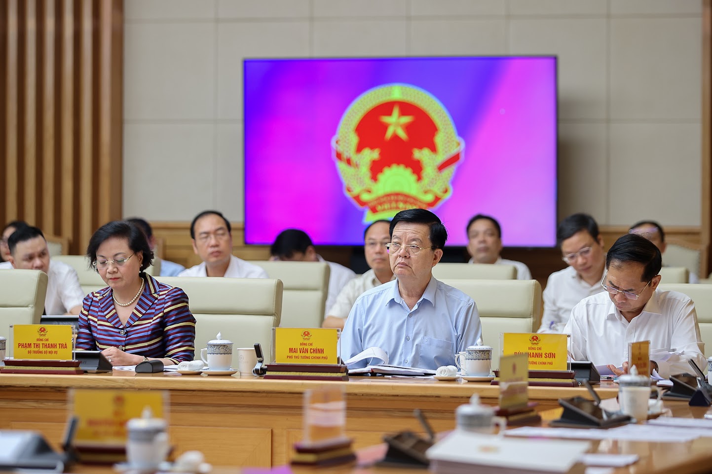 Đánh giá việc sắp xếp tổ chức bộ máy và vận hành chính quyền địa phương 2 cấp- Ảnh 7.