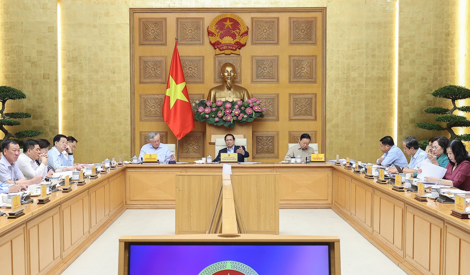 Đánh giá việc sắp xếp tổ chức bộ máy và vận hành chính quyền địa phương 2 cấp- Ảnh 5.