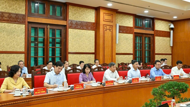 Bộ Chính trị làm việc với 4 tỉnh, thành: Cho ý kiến vào phương án nhân sự cấp ủy trước khi Đại hội khóa mới- Ảnh 6.