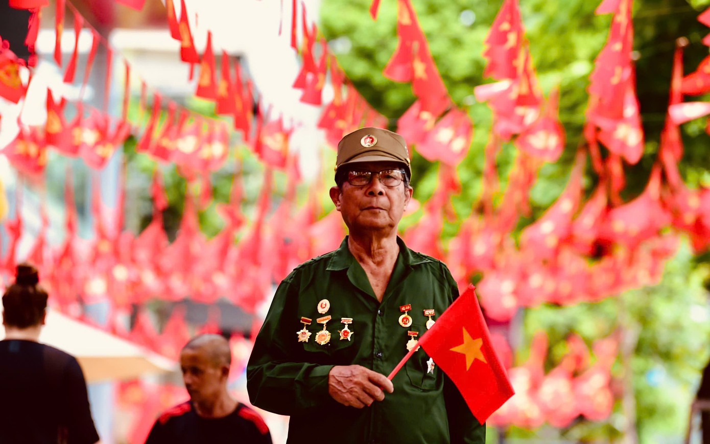 Tổng hợp luyện DIỄU BINH, DIỄU HÀNH: 'Nhuộm đỏ' các tuyến phố Thủ đô chờ đón những bước chân oai hùng