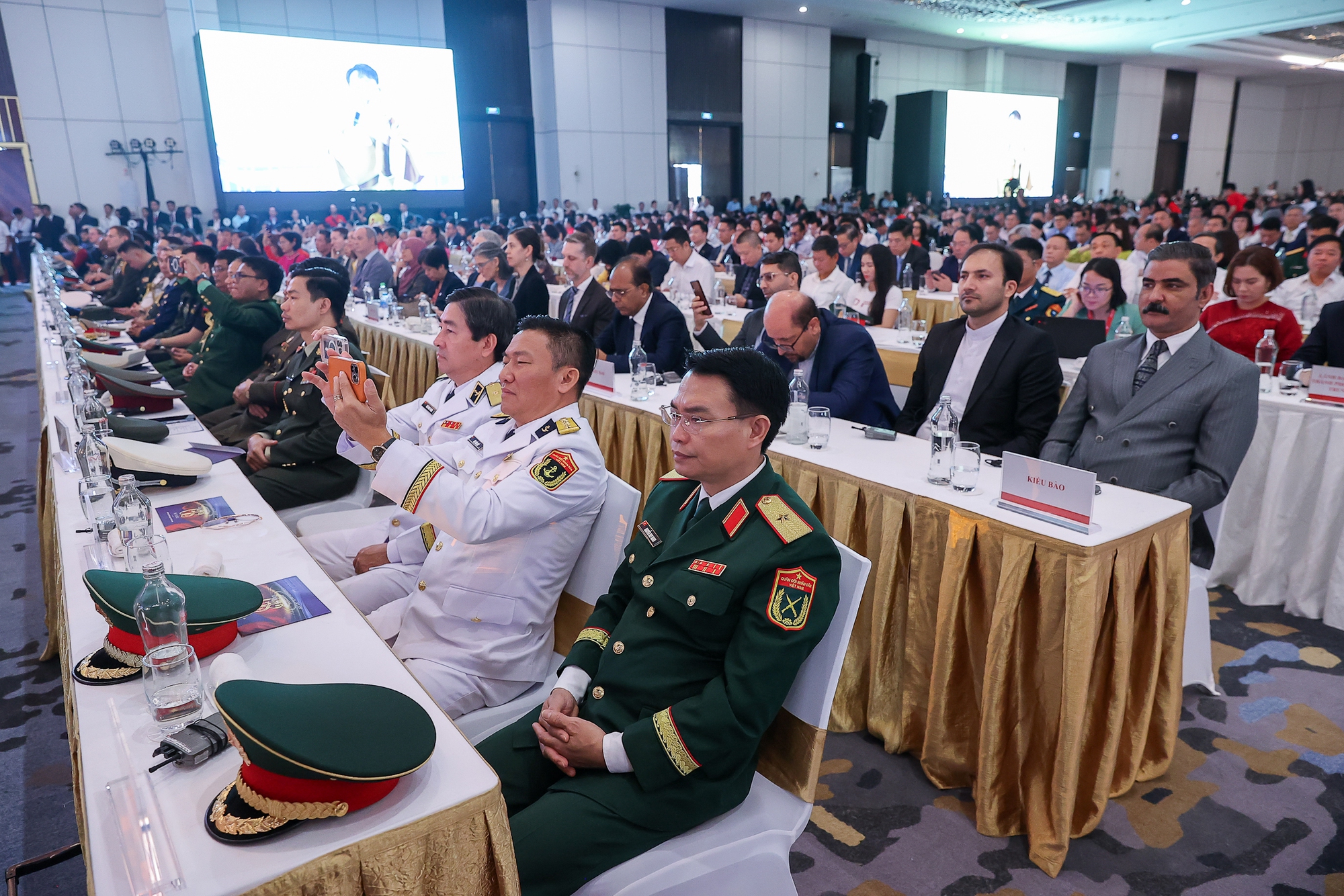Triển lãm "80 năm Hành trình Độc lập - Tự do - Hạnh phúc": Khẳng định tiềm lực và vị thế Việt Nam- Ảnh 9. Triển lãm "80 năm Hành trình Độc lập - Tự do - Hạnh phúc": Khẳng định tiềm lực và vị thế Việt Nam- Ảnh 9.