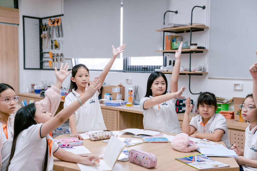 Sửa đổi, bổ sung Chương trình giáo dục phổ thông, chỉnh sửa sách giáo khoa cho phù hợp với sắp xếp đơn vị hành chính- Ảnh 1. Sửa đổi, bổ sung Chương trình giáo dục phổ thông, chỉnh sửa sách giáo khoa cho phù hợp với sắp xếp đơn vị hành chính- Ảnh 1.