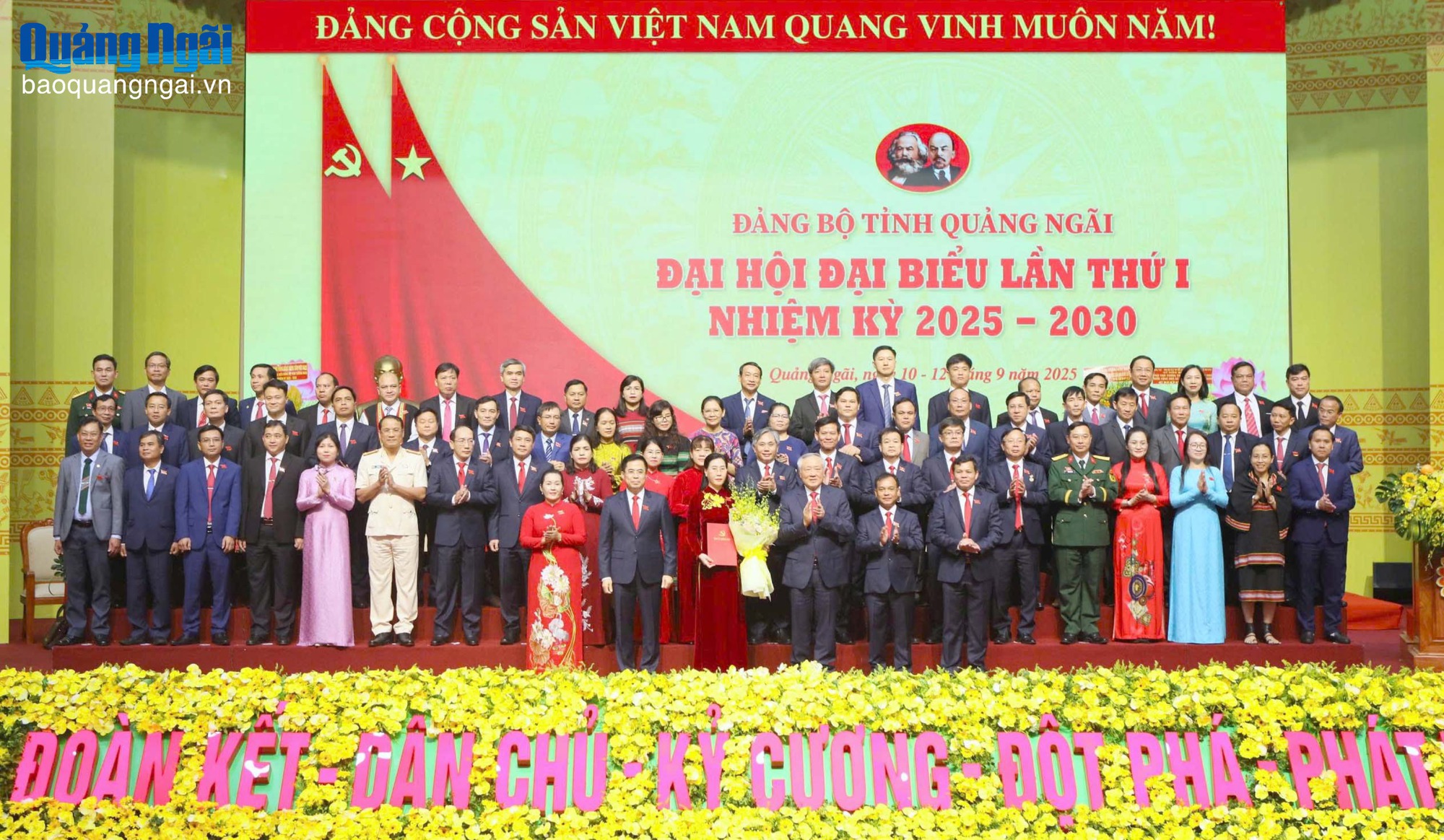 Đồng chí Bùi Thị Quỳnh Vân giữ chức Bí thư Tỉnh ủy Quảng Ngãi nhiệm kỳ 2025 - 2030- Ảnh 1.