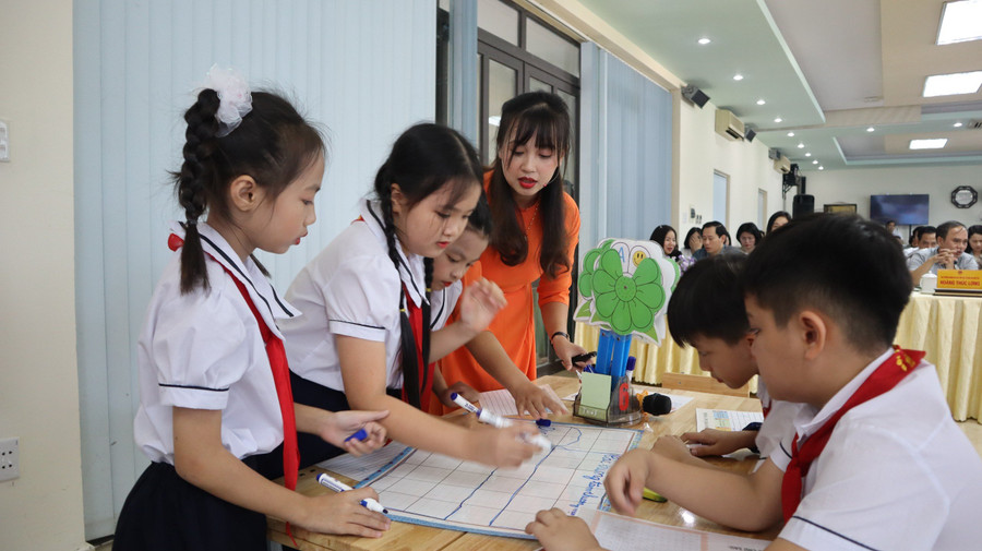 Sửa đổi, bổ sung chương trình giáo dục phổ thông môn Lịch sử và Địa lý cấp Tiểu học- Ảnh 1.
