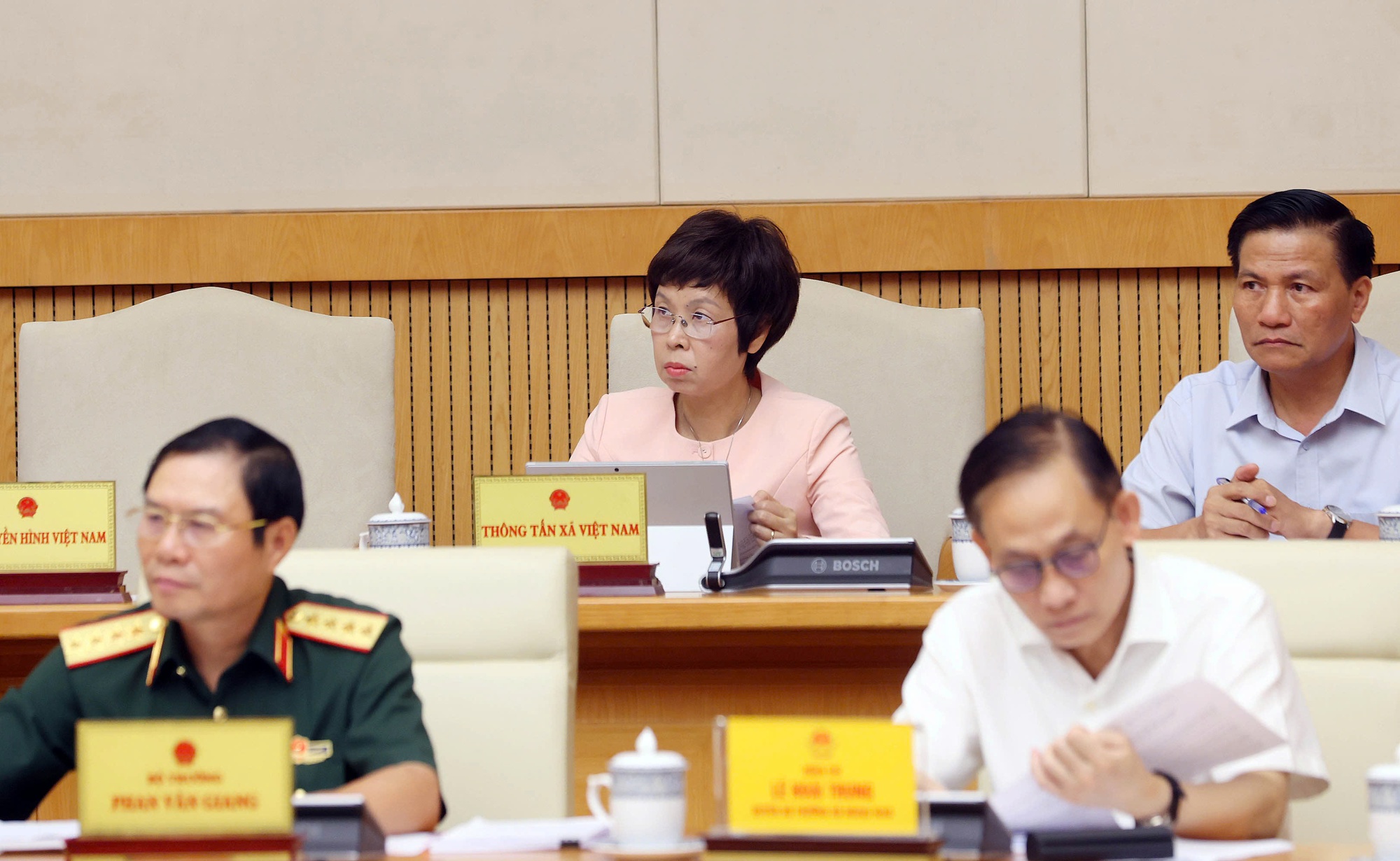 Phó Thủ tướng Thường trực Chính phủ yêu cầu giải quyết dứt điểm việc chi trả chế độ chính sách theo Nghị định 178/2024/NĐ-CP- Ảnh 4. Phó Thủ tướng Thường trực Chính phủ yêu cầu giải quyết dứt điểm việc chi trả chế độ chính sách theo Nghị định 178/2024/NĐ-CP- Ảnh 4.
