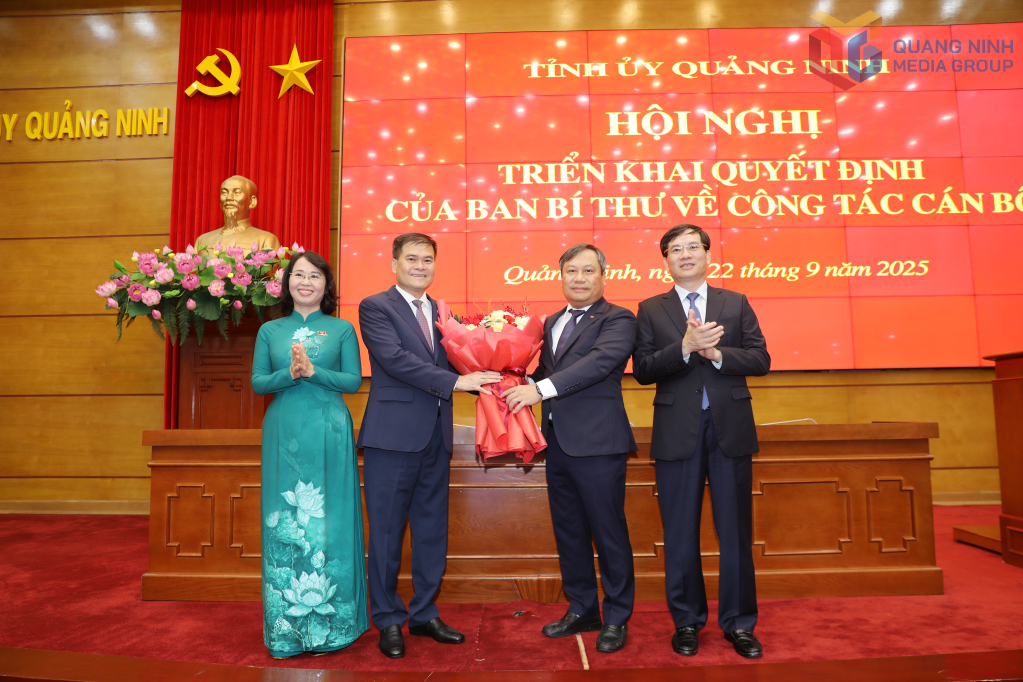 Tân Phó Bí thư Tỉnh ủy Quảng Ninh Bùi Văn Khắng được bầu giữ chức Chủ tịch UBND tỉnh- Ảnh 5.