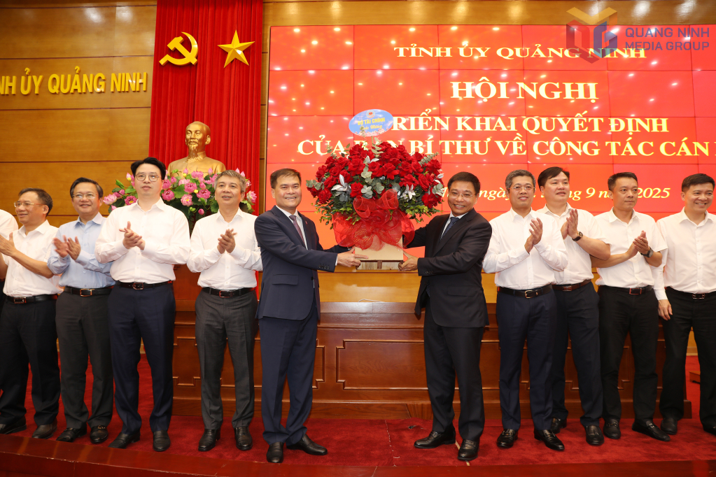 Tân Phó Bí thư Tỉnh ủy Quảng Ninh Bùi Văn Khắng được bầu giữ chức Chủ tịch UBND tỉnh- Ảnh 6.