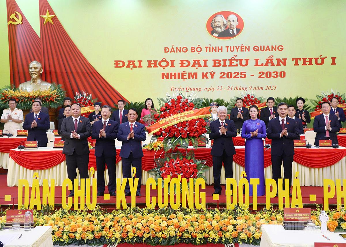 Danh sách Ban Thường vụ Tỉnh ủy Tuyên Quang nhiệm kỳ 2025 - 2030- Ảnh 1.