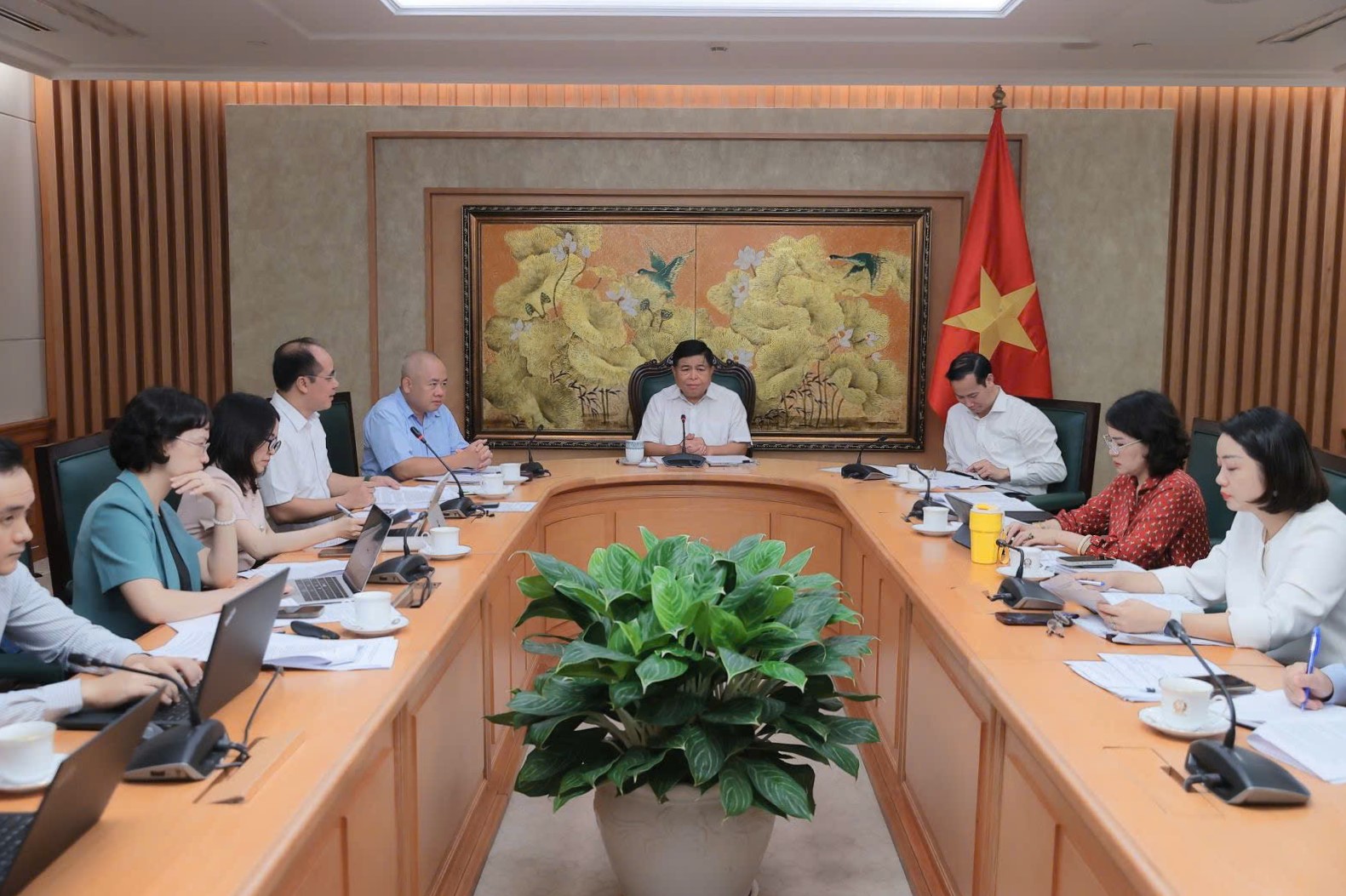 Triển khai ngay chính sách hỗ trợ cho hộ kinh doanh chuyển sang doanh nghiệp- Ảnh 2.