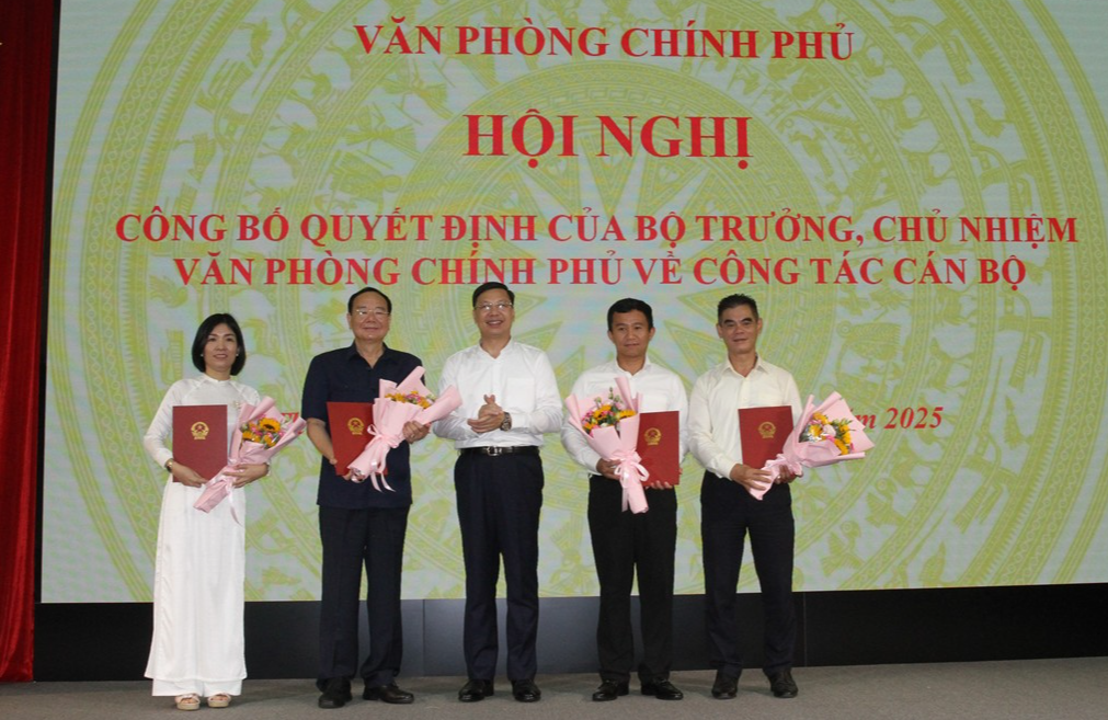 Văn phòng Chính phủ công bố các Quyết định về công tác cán bộ- Ảnh 2.