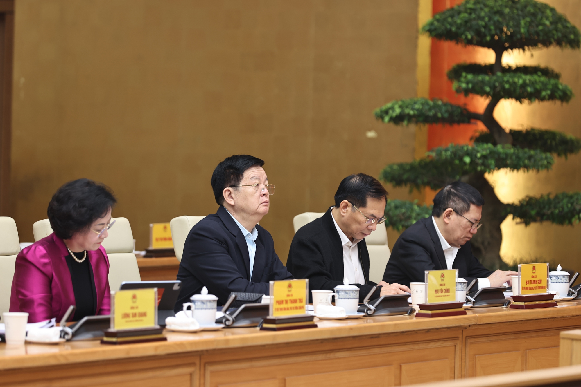 Tập trung hoàn thiện tổ chức bộ máy; rà soát, sắp xếp đơn vị sự nghiệp và đầu mối bên trong các cơ quan tổ chức- Ảnh 5. Tập trung hoàn thiện tổ chức bộ máy; rà soát, sắp xếp đơn vị sự nghiệp và đầu mối bên trong các cơ quan tổ chức- Ảnh 5.