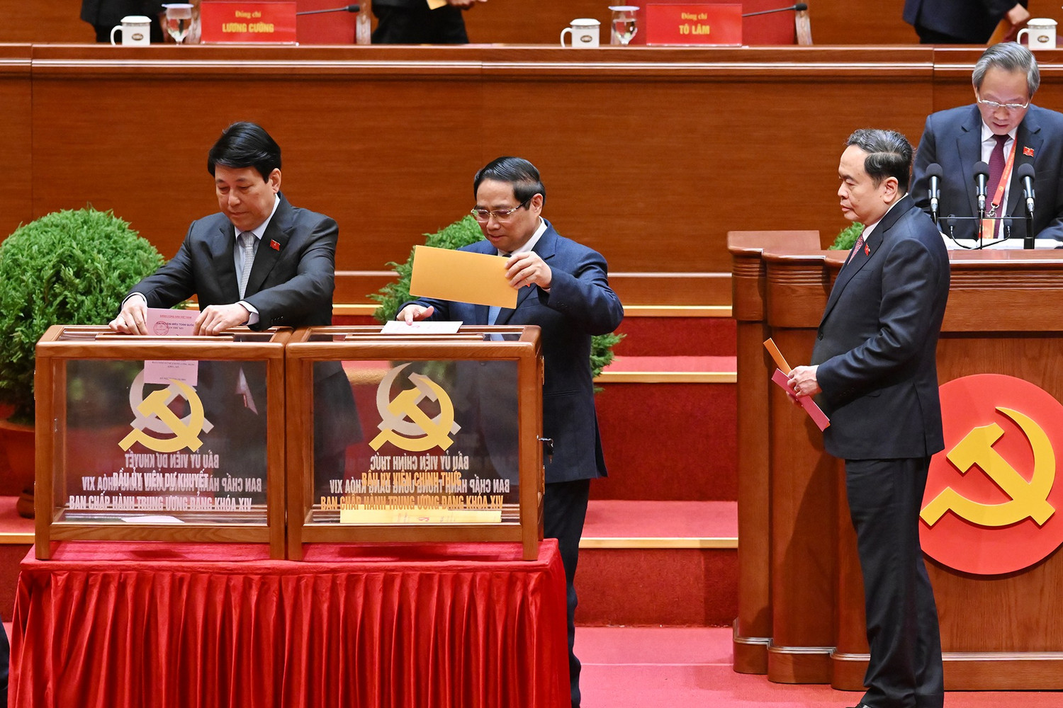 DANH SÁCH ỦY VIÊN CHÍNH THỨC VÀ ỦY VIÊN DỰ KHUYẾT BAN CHẤP HÀNH TRUNG ƯƠNG ĐẢNG KHÓA XIV- Ảnh 5.