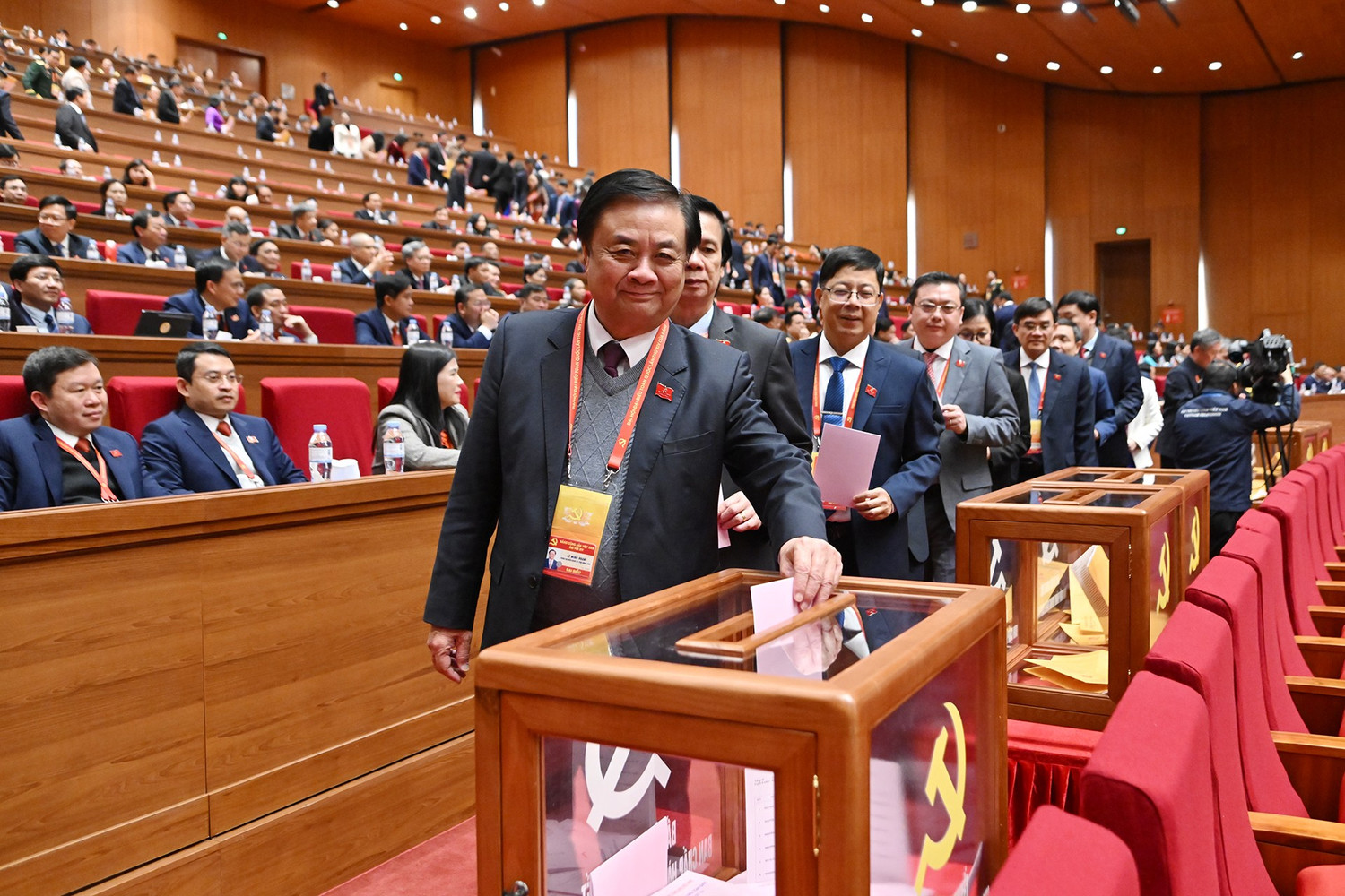 DANH SÁCH ỦY VIÊN CHÍNH THỨC VÀ ỦY VIÊN DỰ KHUYẾT BAN CHẤP HÀNH TRUNG ƯƠNG ĐẢNG KHÓA XIV- Ảnh 14.