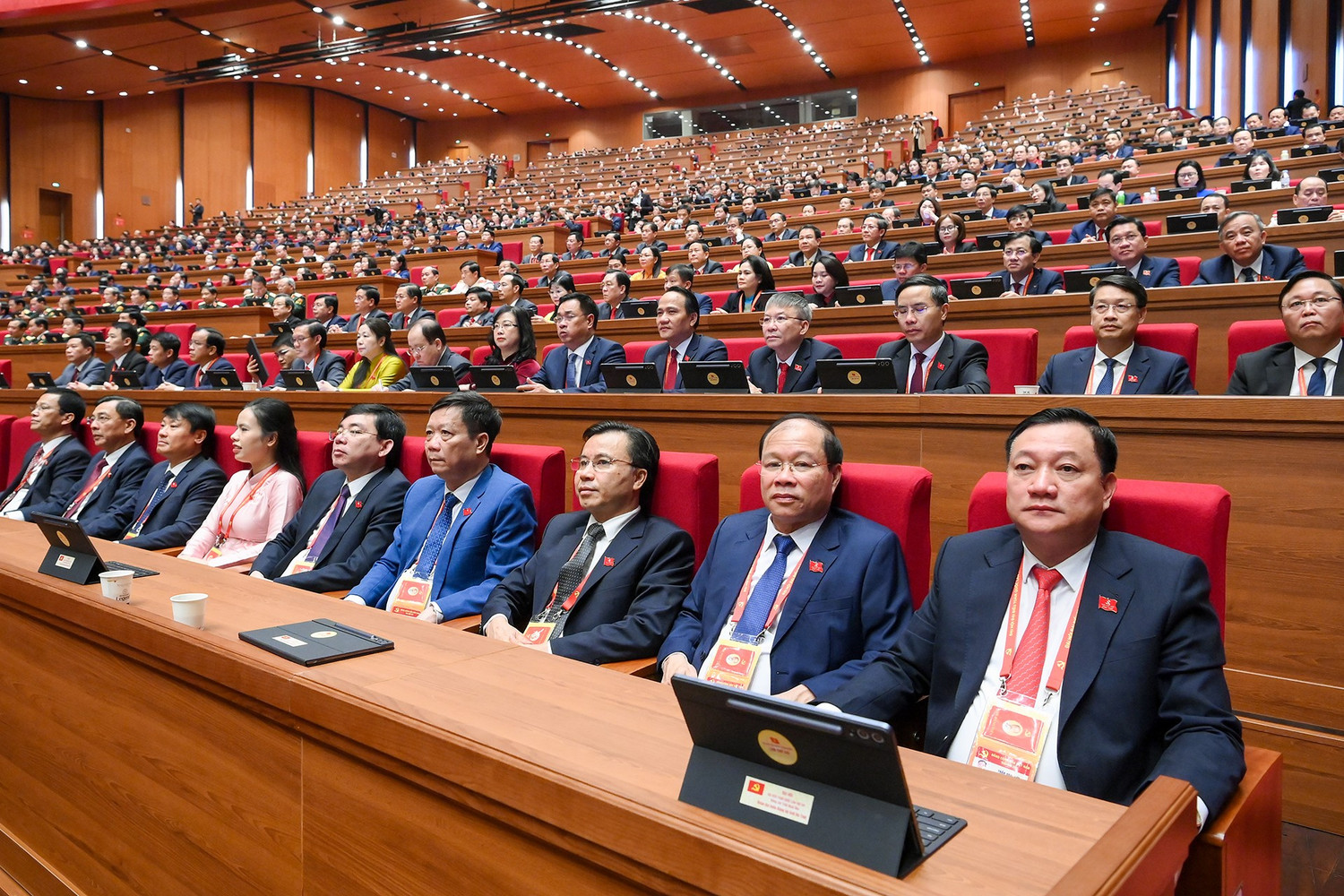 BỘ CHÍNH TRỊ, BAN BÍ THƯ, BAN CHẤP HÀNH TRUNG ƯƠNG KHÓA XIV RA MẮT ĐẠI HỘI- Ảnh 11.