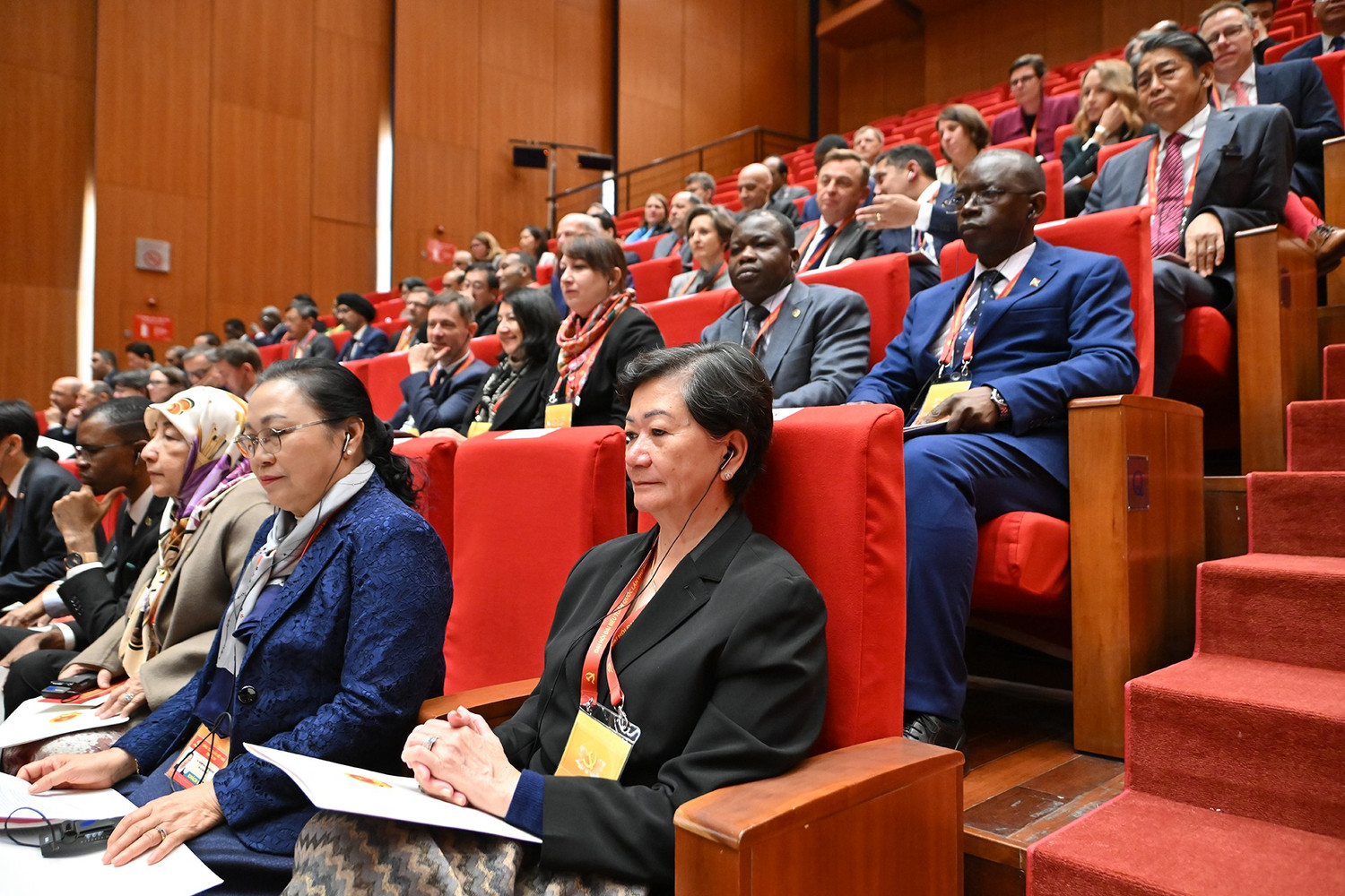 BỘ CHÍNH TRỊ, BAN BÍ THƯ, BAN CHẤP HÀNH TRUNG ƯƠNG KHÓA XIV RA MẮT ĐẠI HỘI- Ảnh 15.