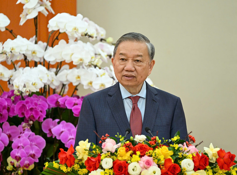 Tổng Bí thư Tô Lâm trao các quyết định của Bộ Chính trị về công tác cán bộ- Ảnh 5. Tổng Bí thư Tô Lâm trao các quyết định của Bộ Chính trị về công tác cán bộ- Ảnh 5.