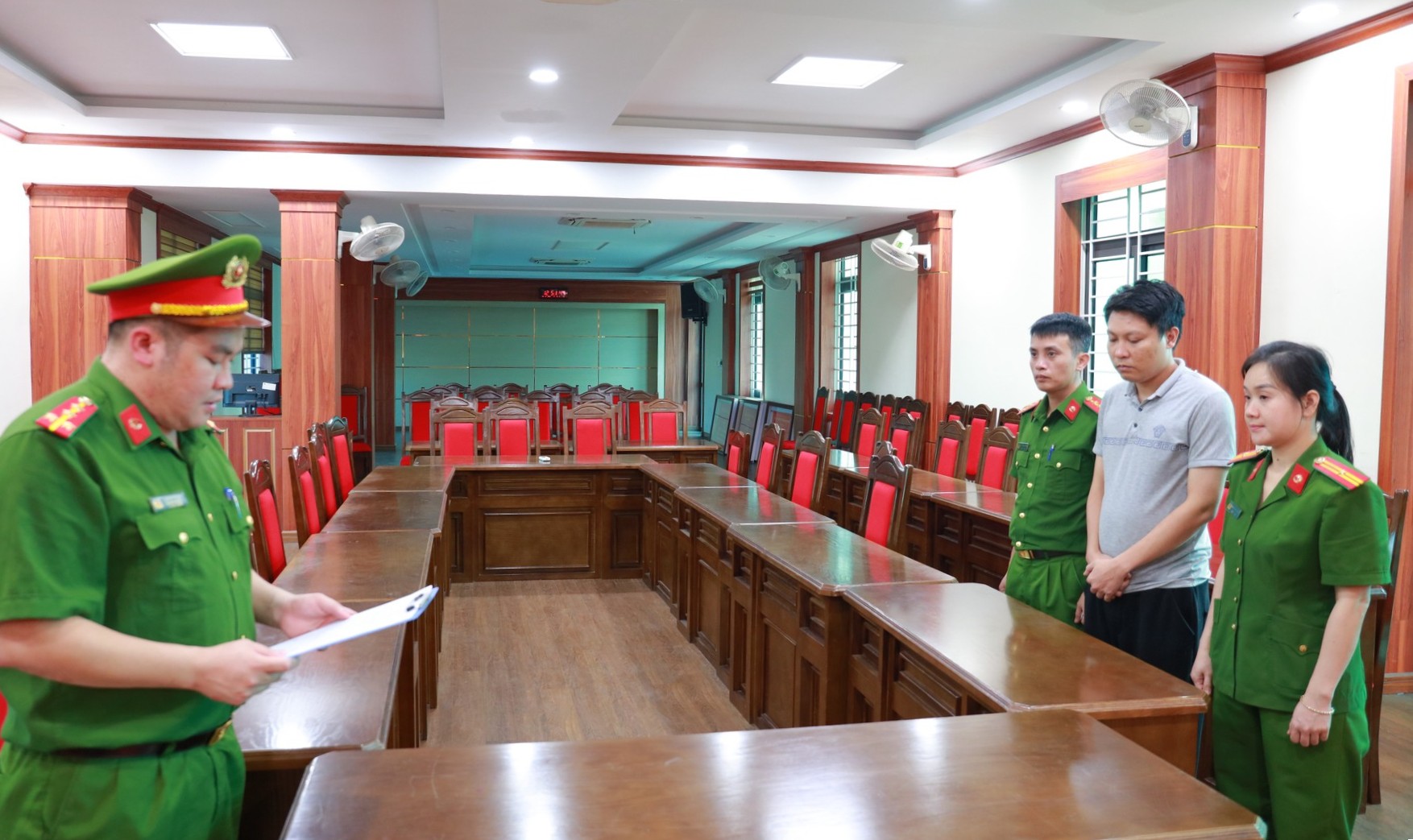 Vụ án Hải SAPA TV: Khởi tố, bắt tạm giam kế toán, thủ quỹ- Ảnh 2.
