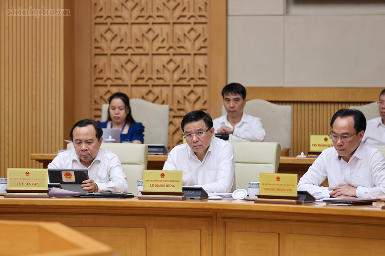 Tiếp tục rà soát, hoàn thiện sắp xếp đơn vị sự nghiệp; khẩn trương xây dựng phương án tổ chức bộ máy, biên chế giai đoạn 2027-2031- Ảnh 2.