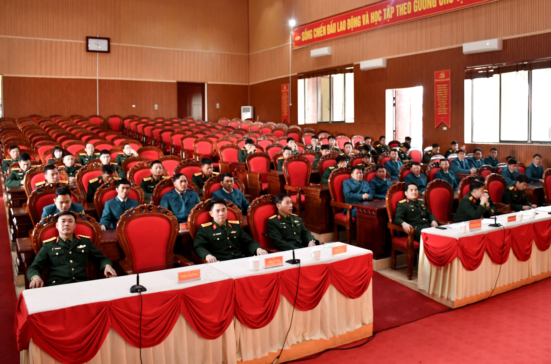 Kiện toàn nhân sự Ban Chỉ huy Quân sự cấp xã: Tuyển dụng quân nhân chuyên nghiệp, thăng hàm sĩ quan, gọi sĩ quan dự bị vào phục vụ tại ngũ- Ảnh 4.