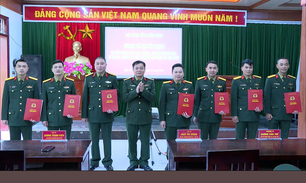 Tuyển dụng 241 cán bộ, quân nhân chuyên nghiệp cho Ban Chỉ huy Quân sự cấp xã- Ảnh 2.