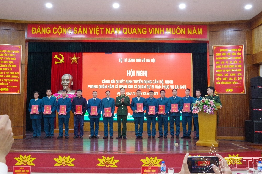 Gọi, tuyển dụng 400 cán bộ vào Ban Chỉ huy quân sự cấp xã- Ảnh 3. Gọi, tuyển dụng 400 cán bộ vào Ban Chỉ huy quân sự cấp xã- Ảnh 3.