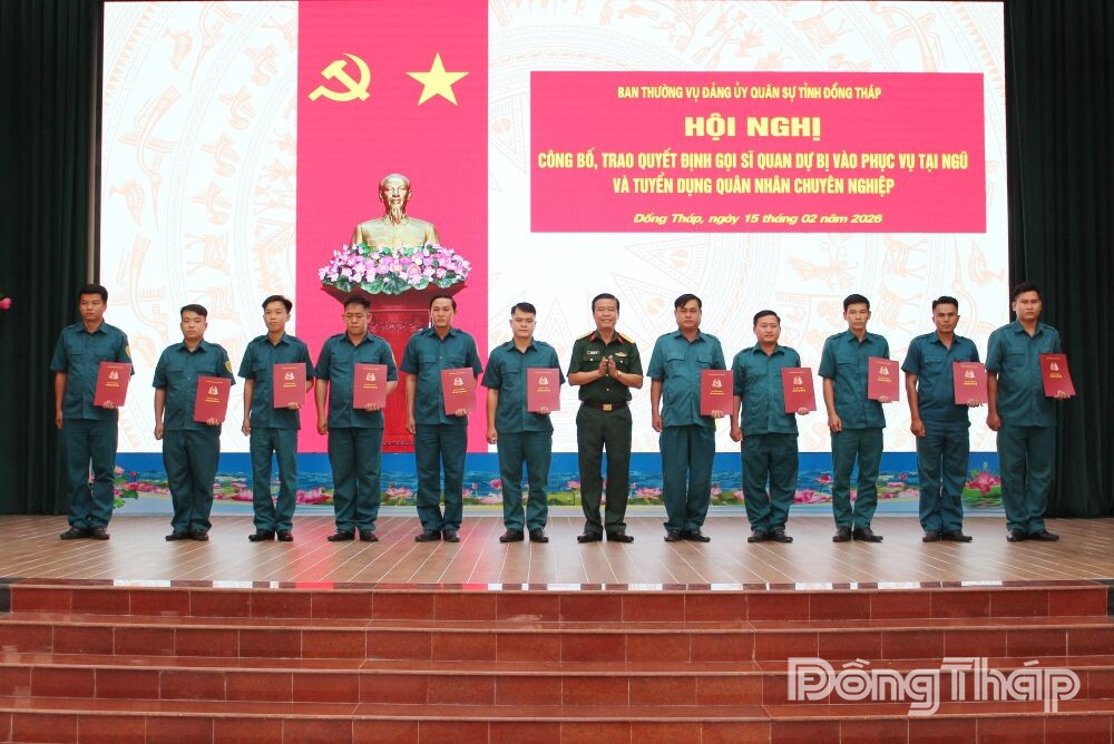 Bổ nhiệm 210 quân nhân chuyên nghiệp làm Phó Chỉ huy trưởng, Trợ lý... gọi 178 sĩ quan dự bị vào phục vụ tại ngũ- Ảnh 2.
