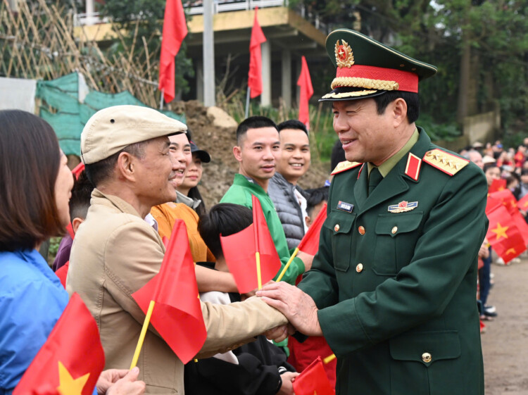 XUÂN BÍNH NGỌ: 'THẦN TỐC' thông xe CẦU PHAO ĐOAN HÙNG bắc qua sông Lô - Công trình mang ý nghĩa đặc biệt- Ảnh 3.