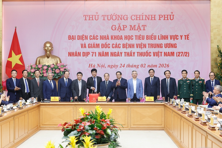 THỦ TƯỚNG PHẠM MINH CHÍNH: "GIỮ TRỌN Y ĐỨC - VŨNG VÀNG Y THUẬT - VƯỢT QUA NGHỊCH CẢNH - TẤT CẢ VÌ DÂN"- Ảnh 4.
