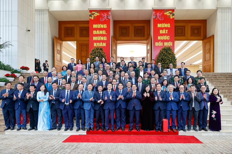 THỦ TƯỚNG PHẠM MINH CHÍNH: "GIỮ TRỌN Y ĐỨC - VŨNG VÀNG Y THUẬT - VƯỢT QUA NGHỊCH CẢNH - TẤT CẢ VÌ DÂN"- Ảnh 5.