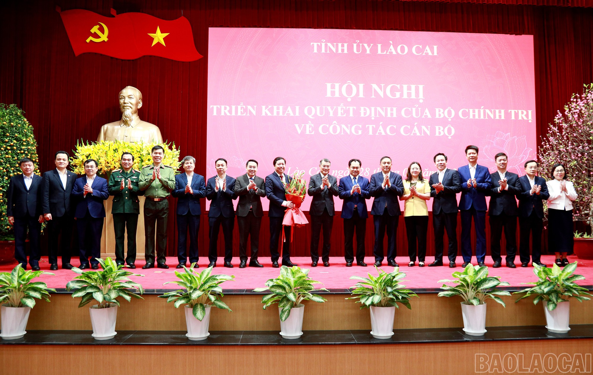 Bộ Chính trị chỉ định đồng chí Dương Quốc Huy giữ chức Bí thư Tỉnh ủy Lào Cai- Ảnh 5. Bộ Chính trị chỉ định đồng chí Dương Quốc Huy giữ chức Bí thư Tỉnh ủy Lào Cai- Ảnh 5.