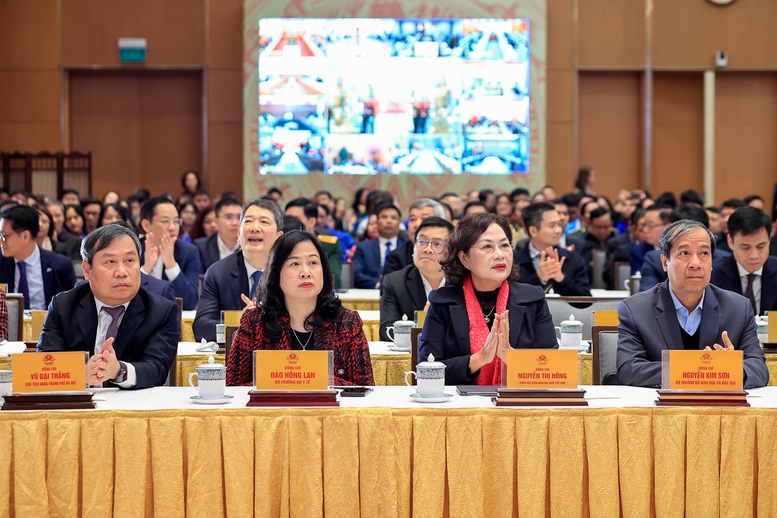 THỦ TƯỚNG PHÁT ĐỘNG 2 PHONG TRÀO THI ĐUA: "TIẾNG SÚNG LỆNH", "HỒI TRỐNG HỘI" KHƠI NGUỒN KHÍ THẾ, CỔ VŨ KHÁT VỌNG HÀNH ĐỘNG- Ảnh 11.