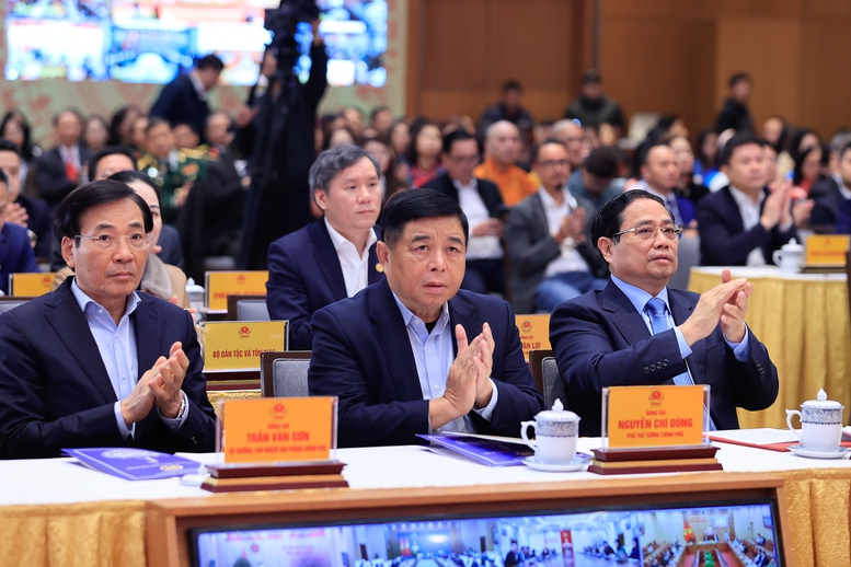 THỦ TƯỚNG PHÁT ĐỘNG 2 PHONG TRÀO THI ĐUA: "TIẾNG SÚNG LỆNH", "HỒI TRỐNG HỘI" KHƠI NGUỒN KHÍ THẾ, CỔ VŨ KHÁT VỌNG HÀNH ĐỘNG- Ảnh 2.