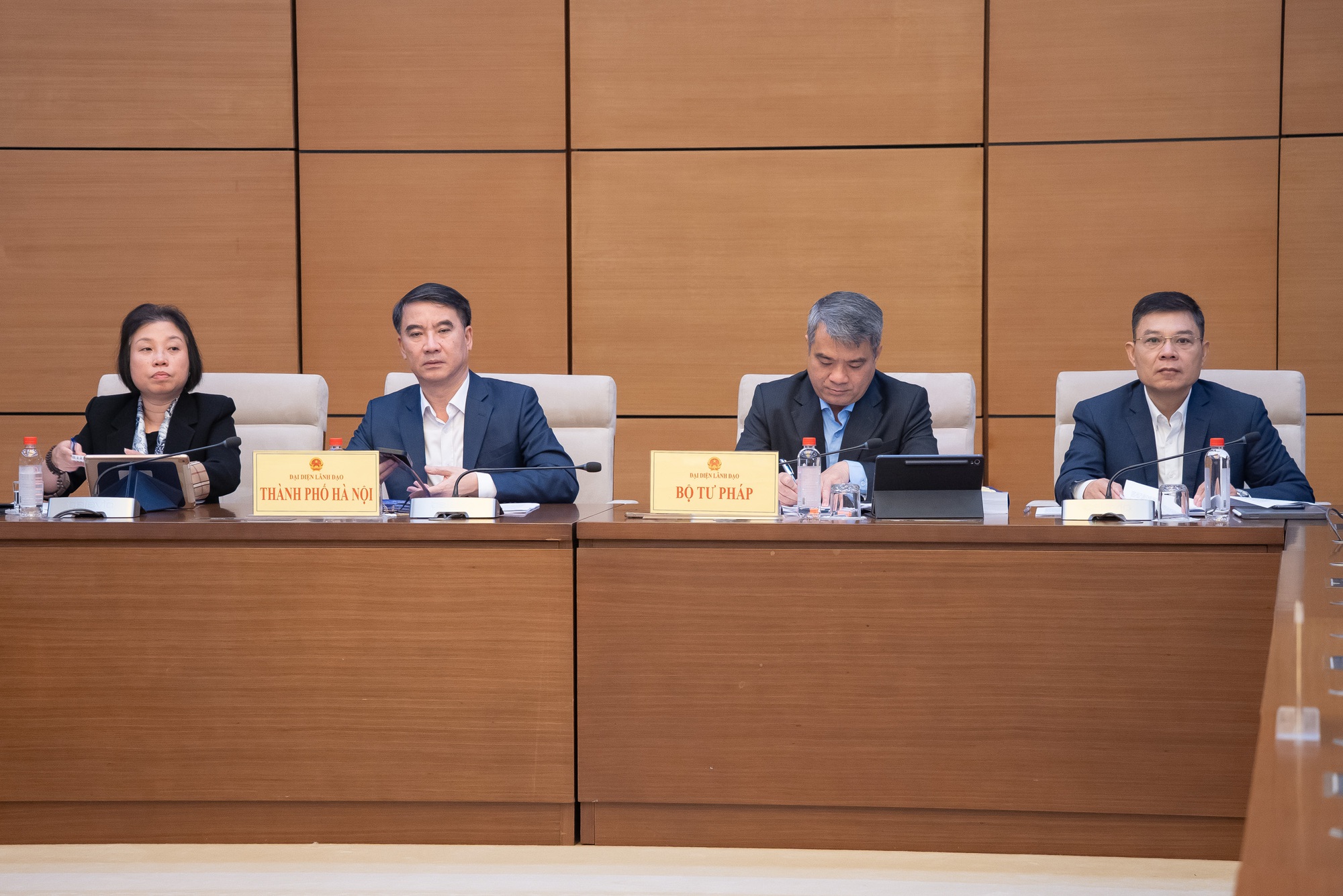 Thẩm tra sơ bộ dự án Luật Thủ đô (sửa đổi)- Ảnh 4.