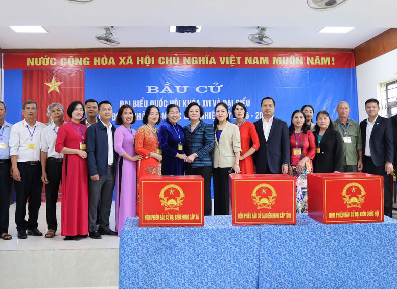 Khẩn trương triển khai các vấn đề có tính cấp bách; tiếp tục sắp xếp cơ sở y tế, giáo dục, đơn vị sự nghiệp, đội ngũ nhân sự cấp xã- Ảnh 5.